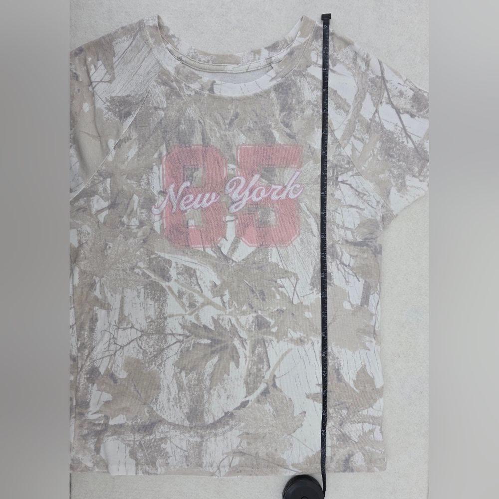 Hollister Camo New York Cotton T-shirt Women's Size Medium Pink Camo - Picture 5 of 6